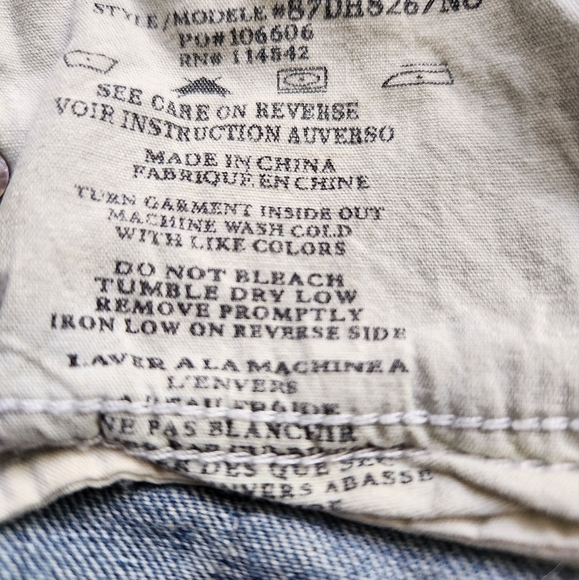 Blank NYC | The Barrow Vintage High Rise Embroidered Floral 3" Shorts - Size 30 - Picture 14 of 14